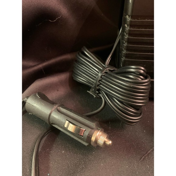 Portable compact air compressor and tire repair kit - Picture 4 of 11